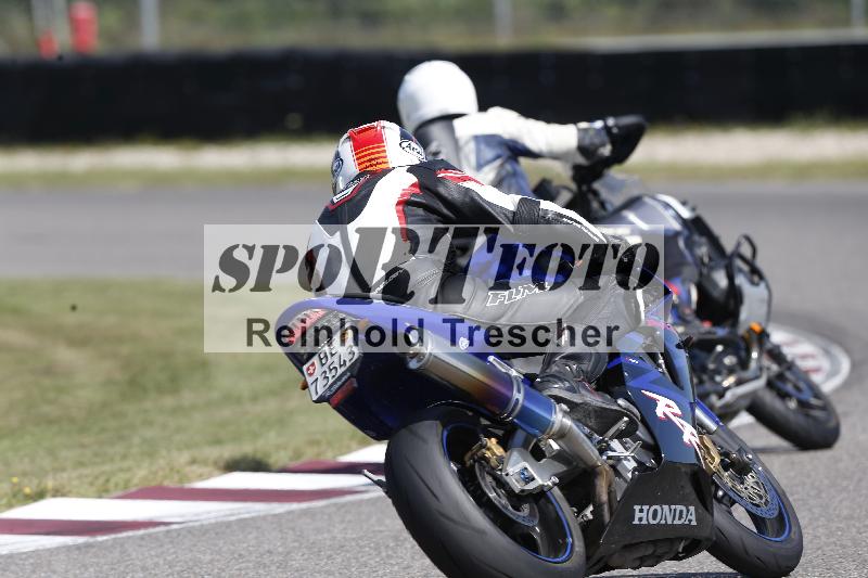 Archiv-2025/49 26.08.2025 Cornu Master School ADR/gruen-vert/87